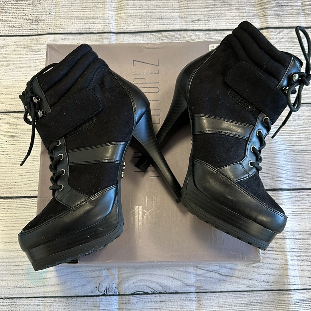 Jennifer Lopez • Tiempo Black Lace Up Booties • Sz 6.5 • NIB